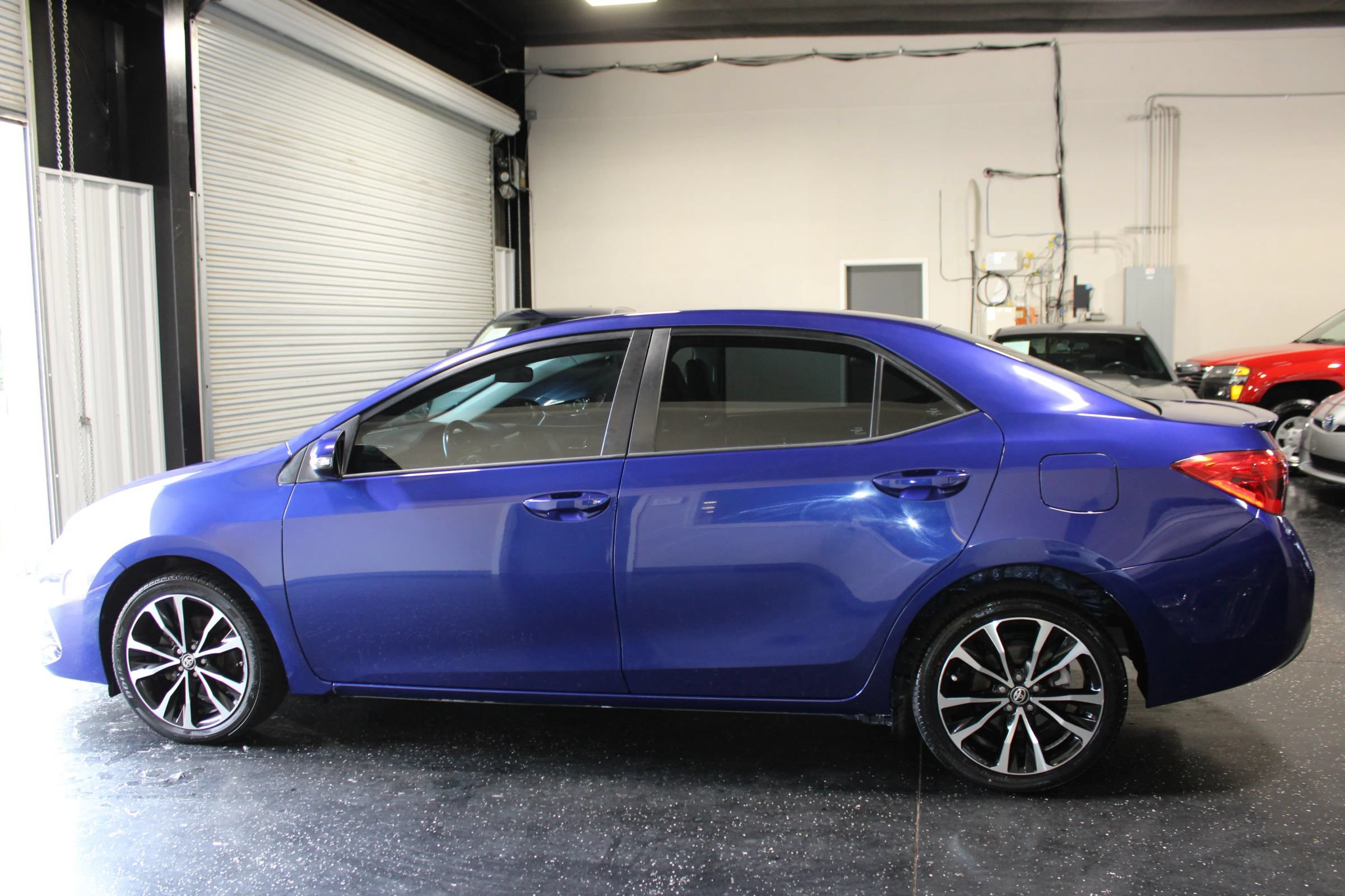 Used 2018 Toyota Corolla SE FWD image 5