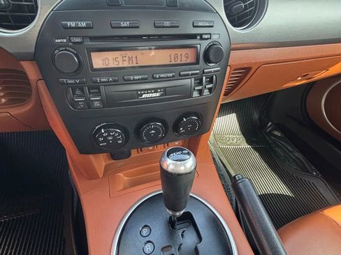 Used 2007 MAZDA MX-5 Miata Grand Touring w/ Premium Pkg image 10