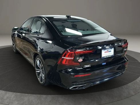 Used 2019 Volvo S60 T8 R-Design image 3