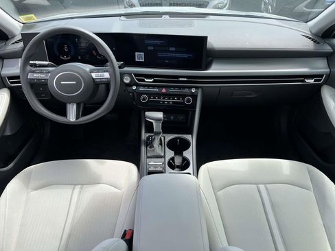 Certified 2025 Hyundai Sonata SE FWD image 14