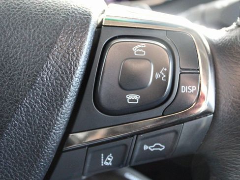 Used 2017 Toyota Avalon XLE image 30