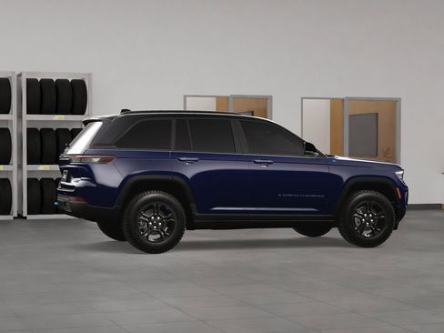 New 2024 Jeep Grand Cherokee Trailhawk w/ Advanced Protech Group II image 7
