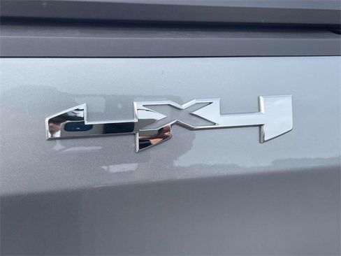 Used 2025 GMC Sierra 1500 Elevation w/ Elevation Premium Package image 9