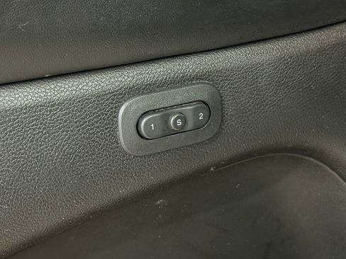 Used 2020 Jeep Grand Cherokee Limited w/ Luxury Group II image 17