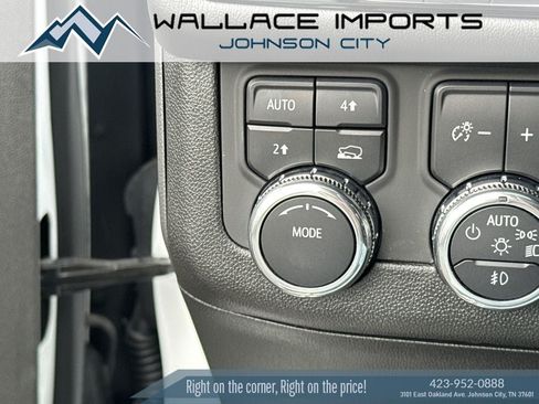 Used 2025 GMC Yukon Denali AWD/4WD image 29