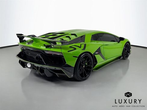 Used 2019 Lamborghini Aventador SVJ AWD/4WD image 6