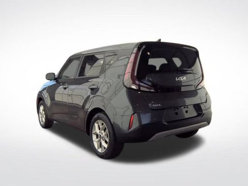 Certified 2025 Kia Soul LX w/ LX Technology Package FWD image 2