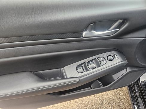 Used 2025 Nissan Altima 2.5 SV image 10