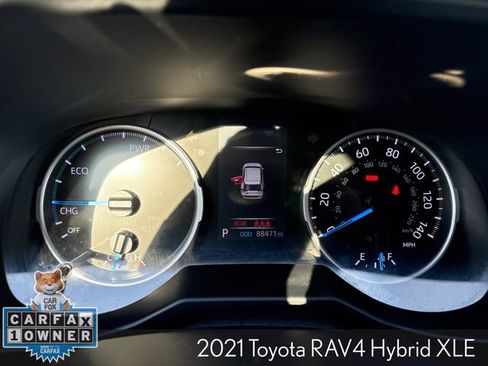 Used 2021 Toyota RAV4 XLE w/ Convenience Package AWD/4WD image 18