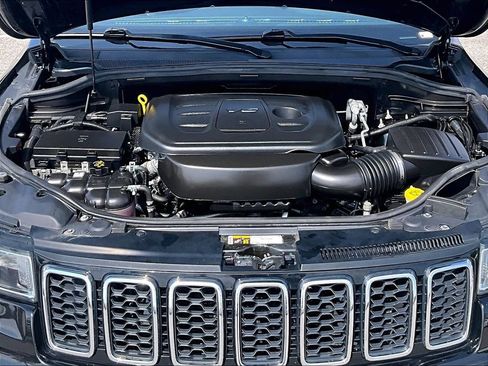 Used 2019 Jeep Grand Cherokee Limited AWD/4WD image 11