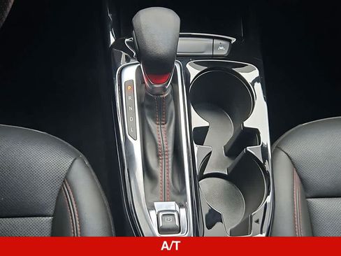 Used 2024 Chevrolet Trax RS FWD image 31