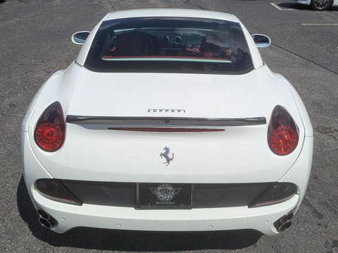 Used 2013 Ferrari California RWD image 8
