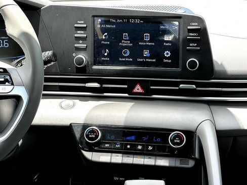Used 2025 Hyundai Elantra Sport FWD image 31