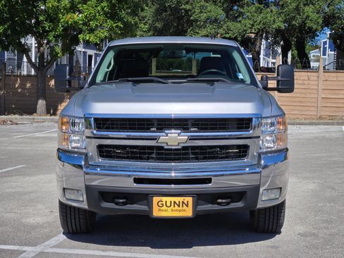 Used 2010 Chevrolet Silverado 3500 LT w/ Interior Plus Package AWD/4WD image 8
