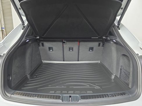 New 2026 Porsche Macan S image 25