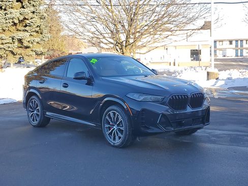 Certified 2025 BMW X6 xDrive40i w/ Executive Package image 4
