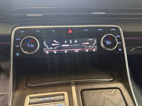 Used 2024 Genesis GV80 3.5T Advanced AWD/4WD image 17