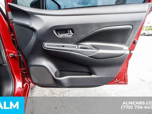 Used 2020 Nissan Versa SR w/ Convenience Package image 48