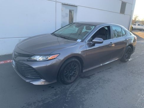 Used 2019 Toyota Camry L image 1