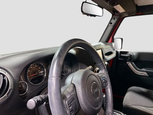 Used 2015 Jeep Wrangler Unlimited Sahara AWD/4WD image 11