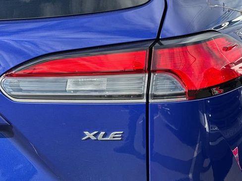 Certified 2025 Toyota Corolla Cross XLE FWD image 32