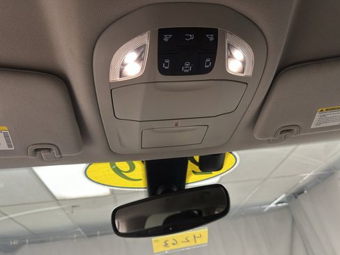 Used 2019 Chrysler Pacifica Touring-L FWD image 15