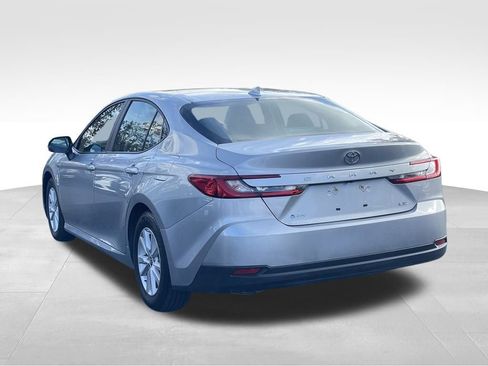 Used 2025 Toyota Camry LE image 5