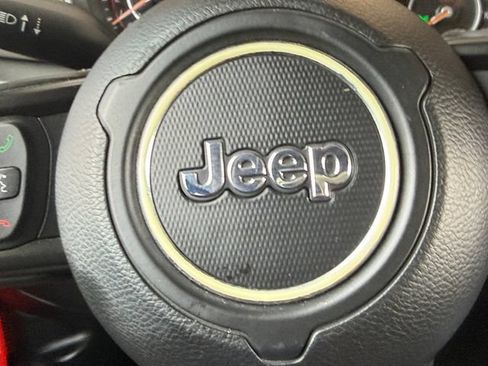 Used 2021 Jeep Gladiator Sport AWD/4WD image 5