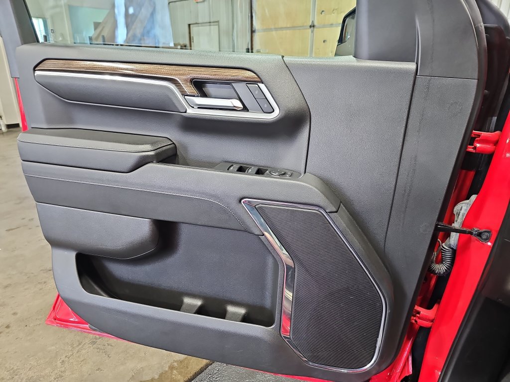 Used 2024 Chevrolet Silverado 1500 LT AWD/4WD image 27