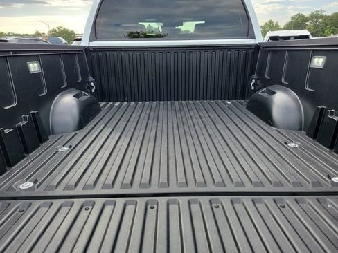 Used 2025 Toyota Tundra Platinum AWD/4WD image 7