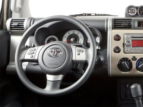 Used 2010 Toyota FJ Cruiser 4WD w/ Upgrade Pkg 2 image 4