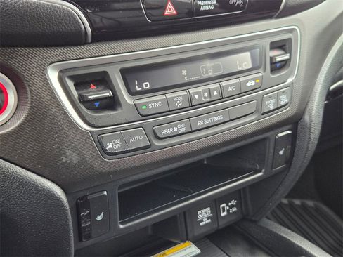 Used 2023 Honda Passport TrailSport image 16