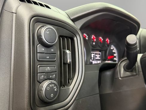 Used 2022 Chevrolet Silverado 2500 Custom w/ Custom Convenience Package AWD/4WD image 18