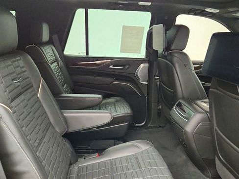 Used 2023 Cadillac Escalade Sport Platinum w/ LPO, ONYX Package AWD/4WD image 22