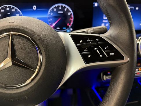 Used 2025 Mercedes-Benz GLB 250 image 17