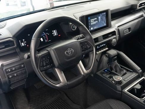 Used 2025 Toyota 4Runner SR5 AWD/4WD image 4