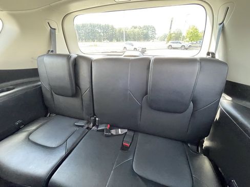 Used 2024 Nissan Armada SV image 28