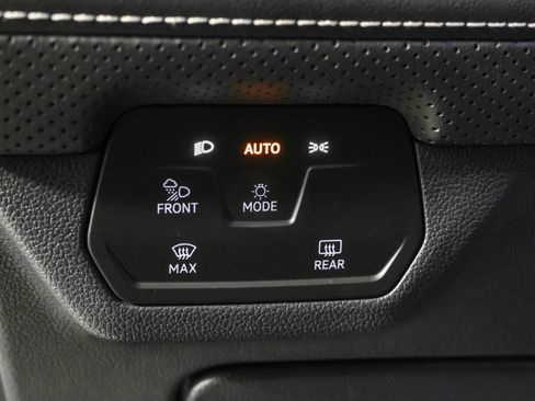 Used 2024 Volkswagen Atlas Cross Sport SEL Premium R-Line image 22