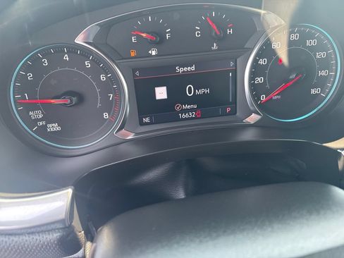 Used 2023 Chevrolet Traverse RS AWD/4WD image 19