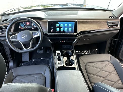 Used 2024 Volkswagen Atlas SE FWD image 30