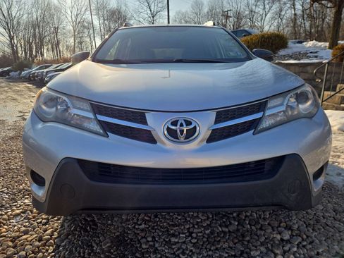 Used 2013 Toyota RAV4 LE image 2