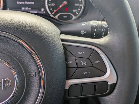 Certified 2021 Jeep Renegade Latitude image 16