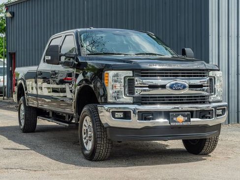 Used 2017 Ford F250 XLT w/ XLT Value Package image 8