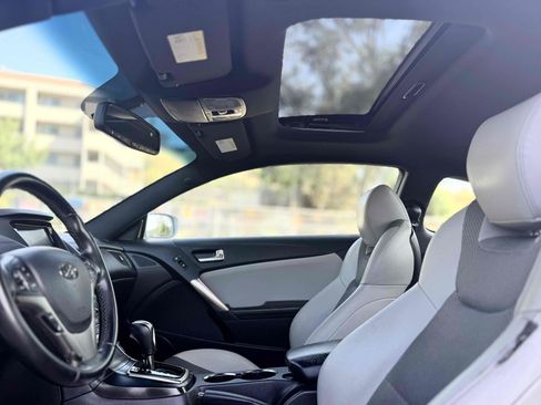 Used 2014 Hyundai Genesis 2.0T RWD image 25