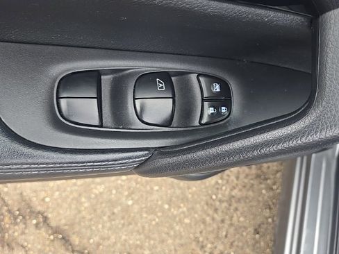 Used 2018 Nissan Rogue Sport SV w/ SV All-Weather Package image 11