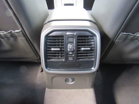 Used 2018 Porsche Macan image 29