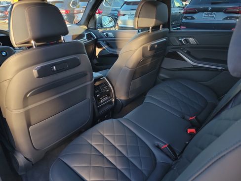 Used 2026 BMW X7 xDrive40i image 16