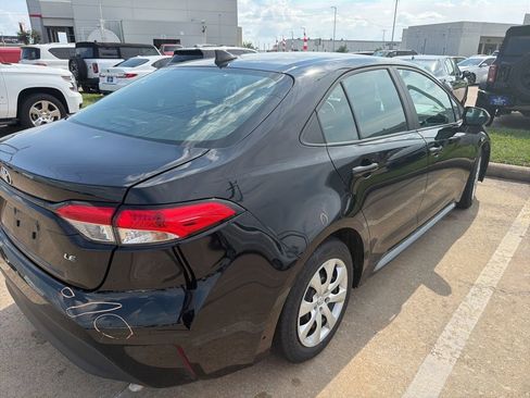 Used 2024 Toyota Corolla LE FWD image 5