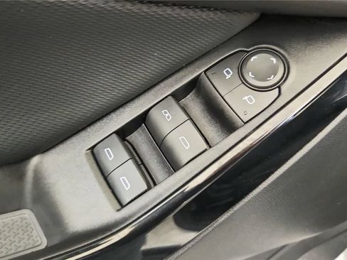 Used 2026 Chevrolet Equinox LT FWD image 31
