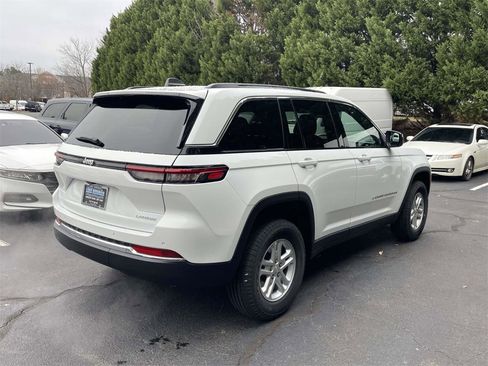 New 2025 Jeep Grand Cherokee Laredo w/ Luxury Tech Group I image 9